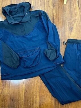 Lululemon Windbreaker Rain Jacket Hood and Pants Set Track Suit Size 4